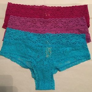 NWT Victoria’s Secret Lace Hiphugger Set Sz Medium